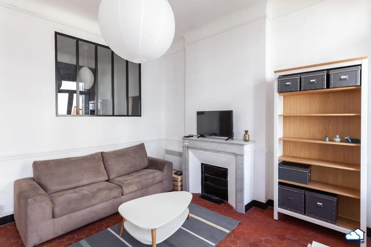Chaleureux T2 Proche Des Terrasses Du Port - Air Rental Marseille 0*,  France